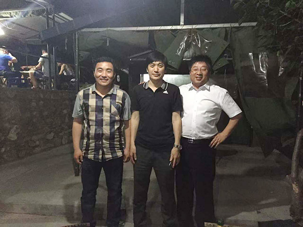 山东微尔集团领导与客户合影
